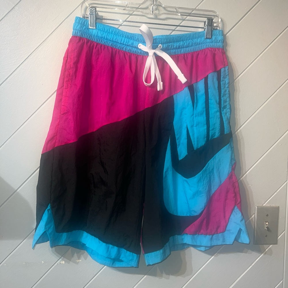 Nike spell out men’s shorts